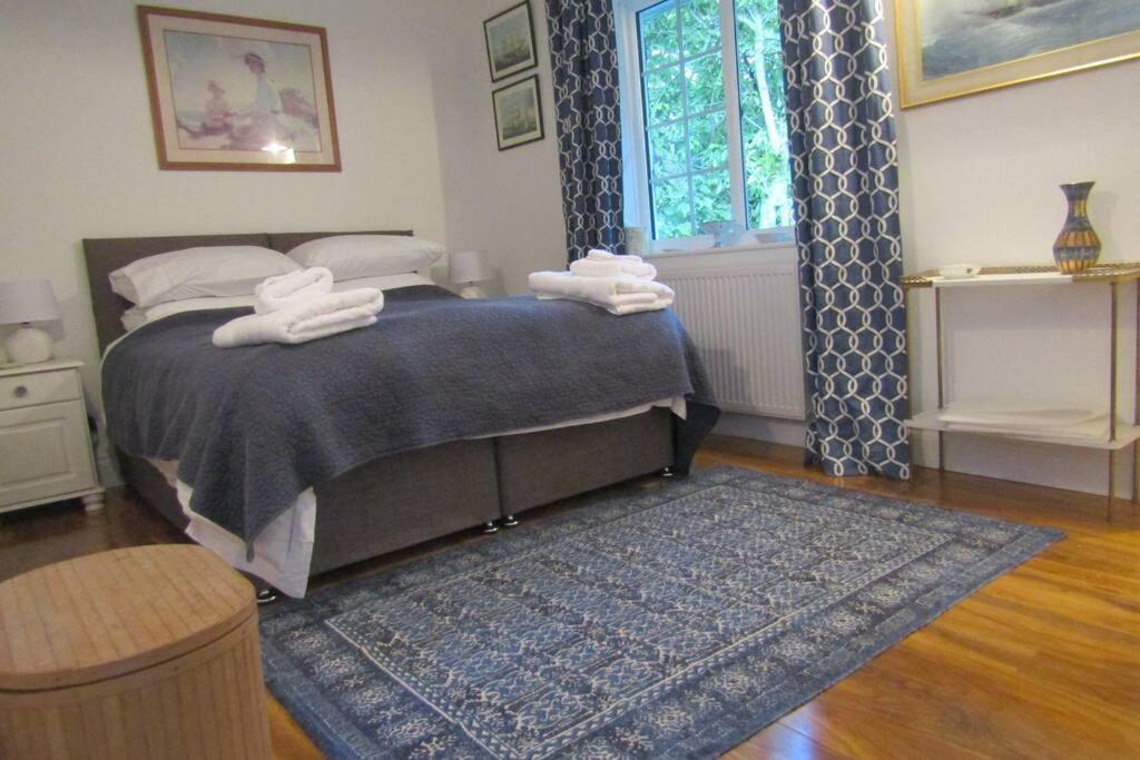 סנט אוסטל Lovely Spacious Cottage Near The Coast מראה חיצוני תמונה