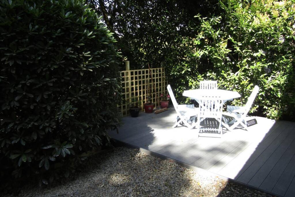 סנט אוסטל Lovely Spacious Cottage Near The Coast מראה חיצוני תמונה